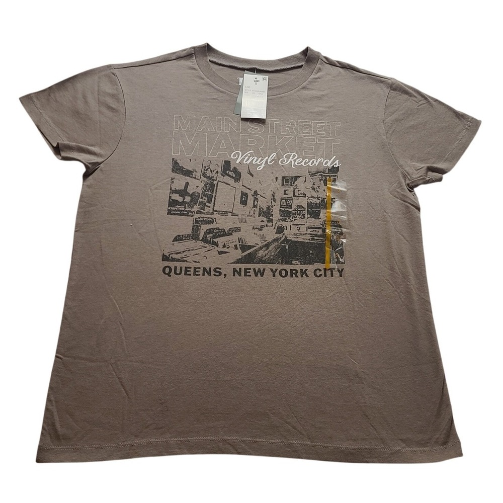 Doe Main Street Market Vinyl Records Women's NYC Graphic T-Shirt Taupe Brown S